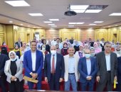 رئيس جامعة بنى سويف يستقبل 48 طالبا وطالبة الفائزين بمنح مركز تميز المياه