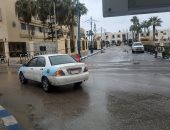 الأمطار تغسل شوارع مرسى مطروح وتزيدها جمالا.. لايف وصور