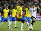 تصفيات كأس العالم.. شوط أول سلبي بين الأرجنتين والبرازيل "فيديو"