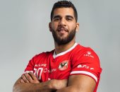 برة الملعب.. أحمد عادل نجم يد الأهلى: هوايتى البلاى ستيشن والخيل وبحب تامر حسنى