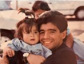 ابنة مارادونا تعبر عن اشتياقها له:"أشعر وأحلم بك أفتقدك حتى نلتقى مرة أخرى"