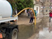 مياه القليوبية تنشر سياراتها ومعداتها لرفع تراكمات مياه الأمطار بمدن المحافظة