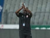 موسيمانى يحتفل مع الشناوى بالتأهل لنصف نهائى دورى أبطال أفريقيا.. فيديو