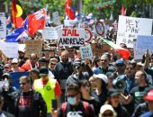 جارديان: آلاف الأستراليين يتظاهرون بمسيرات "الحرية" ضد قانون مكافحة الأوبئة