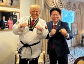 ترامب يحصل على الحزام الأسود في التايكوندو من كوريا الجنوبية.. صور