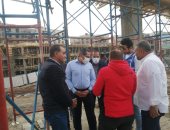 مسئولو "الإسكان" يتفقدون سير العمل بمشروع تطوير منطقة سور مجرى العيون بالقاهرة