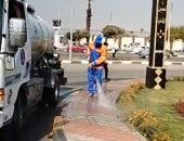 بيغسلوا الشوارع.. النظافة فى القاهرة بقت شكل تانى.. لايف من "النزهة"