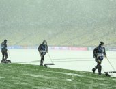 دوري أبطال أوروبا.. الثلوج تغطى الملعب قبل مباراة بايرن وديناموكييف (صور)