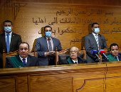 تجديد حبس 3 مسجلين بتهمة سرقة مواطن بانتحال صفة رجال الشرطة في دار السلام