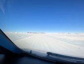 هبوط أول طائرة عملاقة على مدرج من جليد فى قارة أنتاركتيكا.. فيديو