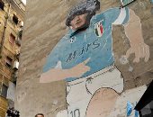 نابولي يحيي ذكرى وفاة مارادونا بجداريات وأعمال نحتية