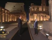 قصة المرممة الأقصرية منال شوقى بعد لقاء الرئيس بها فى حفل "طريق الكباش"..صور