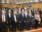 محافظة بورسعيد يفتتح  مؤتمر "البورصة للتنمية" 