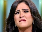 شقيق ياسمين عبد العزيز في رسالة لها عقب ظهورها الأول بعد مرضها: دموعك غالية عليا