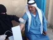 "صحة شمال سيناء" تدفع بفريق طبي للكشف وإعطاء اللقاح لأهالى جنوب الشيخ زويد