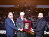 صور.. الشيخ ياسين التهامى يشعل أوبرا مسرح جامعة مصر للعلوم والتكنولوجيا بأجمل الأناشيد الصوفية