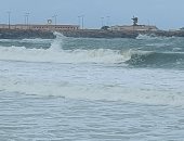 غضب البحر فى نوة قاسم الشديدة.. وإغلاق ميناء الإسكندرية