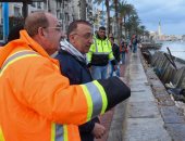 محافظ الإسكندرية يتفقد الكورنيش لمتابعة تمركزات سيارات تصريف المياه