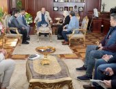 محافظ بني سويف يلتقى وفدا من وزارة الرياضة للتحضير لمنتدى شباب شمال الصعيد