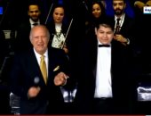 عمر خيرت لموهبة من أصحاب الهمم بعد عزفه فى احتفالية "قادرون باختلاف": أحسنت