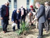 غرس أول شجرة في دمياط ضمن مبادرة  "صانع السعادة"