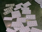 ضبط راكبين بحوزتهما شرائط وزجاجات مخدر الترامادول بمطار القاهرة