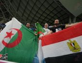 الجماهير المصرية والجزائرية تخطف الأنظار قبل مباراة المنتخبين بإستاد الجنوب
