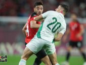 منتخب مصر يتأخر أمام الجزائر بهدف بعد 30 دقيقة.. وخروج حجازي و أيمن للإصابة..صور