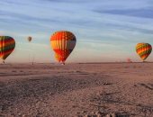 البالونات الطائرة تحلق فى سماء الأقصر بأكثر من 40 رحلة خلال 48 ساعة.. صور
