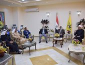 محافظ شمال سيناء يستقبل قافلة الأزهر الدعوية الإغاثية