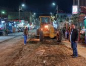 مدينة إسنا ترفع 30 طن مخلفات وقمامة من شارع أحمد عرابى .. صور