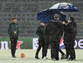 تأجيل مباراة أتالانتا ضد فياريال في دوري أبطال أوروبا بسبب الثلوج.. فيديو وصور