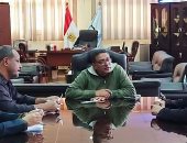 رئيس مدينة رأس غارب يحول7 شكاوى من المواطنين للادارات المختصة لحلها 