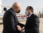 رئيس الوزراء يستقبل نظيره اللبنانى لدى وصوله مطار القاهرة (صور)