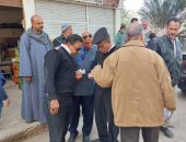 محافظ أسيوط يوجه رؤساء الأحياء والمراكز بتكثيف حملات إزالة الإشغالات.. صور