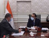 رئيس الوزراء يلتقى وزير قطاع الأعمال لمتابعة جهود تطوير صناعة الغزل والنسيج