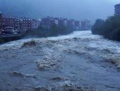 فيضان "إيبرو" أحد أكبر أنهار إسبانيا يتسبب فى قتل شخصين وغرق المناطق المحيطة.. فيديو 