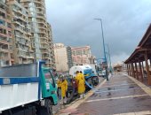 سيارات الصرف الصحى بالإسكندرية تكسح مياه الأمطار أولا بأول منعا لغرق الشوارع..لايف