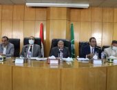 محافظ المنيا يعقد الاجتماع الأول للمجلس الاقتصادى الاجتماعى ويناقش آليات تفعيله