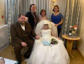 تحديا السرطان والموت.. بريطانيان يصران على الزواج قبل وفاة العروس بـ3 أيام.. فيديو