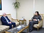 وزيرة التخطيط تبحث مع محافظ بورسعيد توطين أهداف التنمية المستدامة
