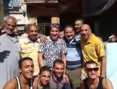 مبينساش أهله.. أحمد شيبة مع أصدقائه يوم الجمعة بالإسكندرية كعادة أسبوعية.. لايف