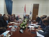محافظ القاهرة يناقش إجراءات الانتهاء من مشروع الخيالة