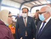 محافظ بورسعيد: خفض أسعار الخضروات بنسبة 50 بالمائة بسوق العصر
