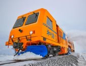 الطقس يشل حركة القطارات حول العالم والثلوج تغطى أشرطة السكك الحديدية