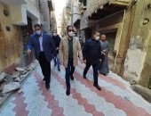 إنجازات الدولة بالصعيد.. تركيب الإنترلوك بمنطقة "دار الرماد" فى الفيوم