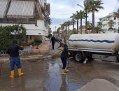 الوحدات المحلية بدمياط تواصل جهودها لرفع آثار مياه الأمطار