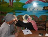 الكشف على 502 حالة فى قافلة طبية لـ"حياة كريمة" بقنا