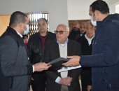 محافظ بورسعيد يتواصل مع وزير الكهرباء لحل مشكلة بمصنع للأدوات الكهربائية