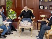 محافظ بنى سويف يناقش الترتيبات النهائية لتنفيذ مشروع المجتمعات الإنتاجية المرنة